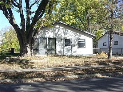 1st image of 3951 Larkspur Dr