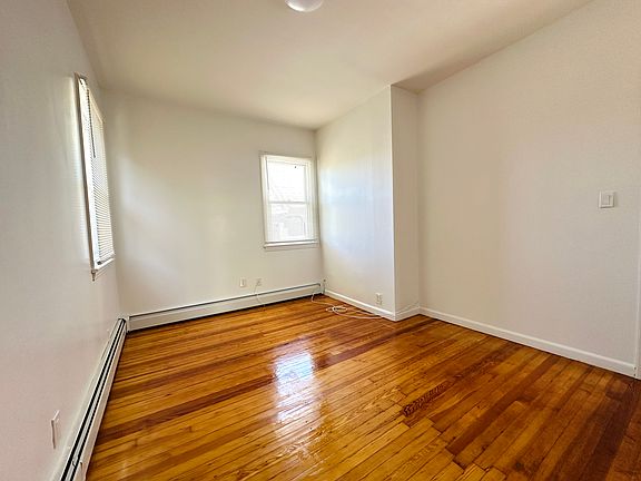 5th image of 1462 Bay St #2F