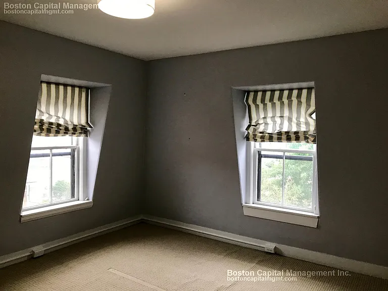 674 Main St — Photo 3