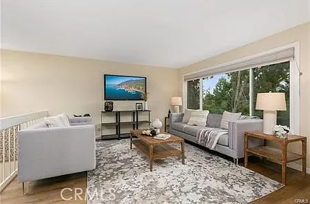3 bed, 1195 sqft, $3,900 — Photo 2