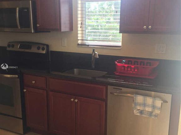 5th image of 17044 SW 91st St