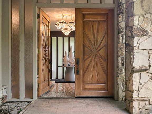 2nd image of 44626 Country Club Dr