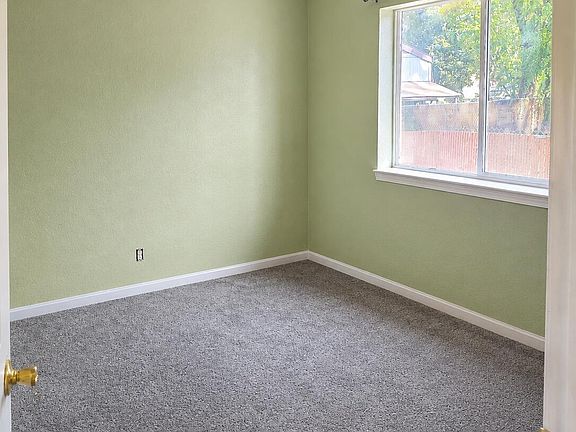 5th image of 128 Fawn Cir