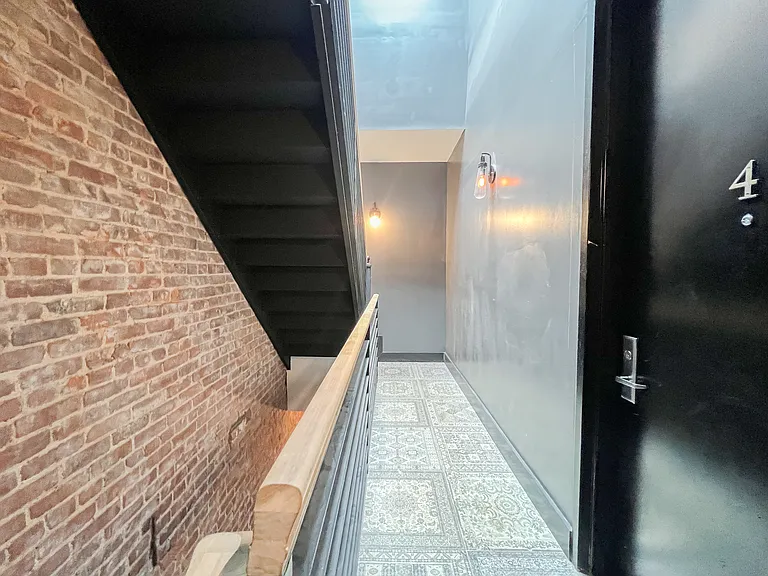 276 E 23rd St #4 — Photo 9