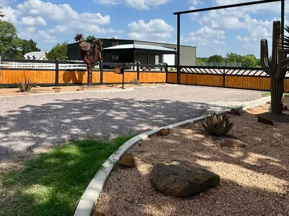 8740 E Fm 922, Valley View, TX 76272