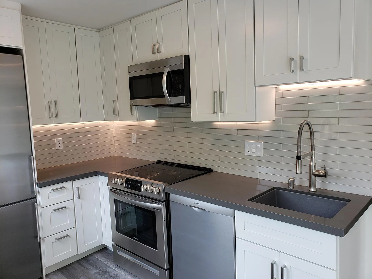 2 bed, 750 sqft, $5,295 — Photo 2