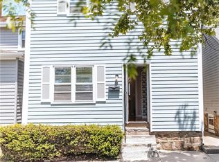 28 Dixon St, Newport, RI 02840