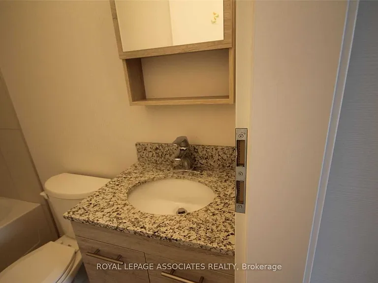 251 Hemlock St #614 — Photo 4