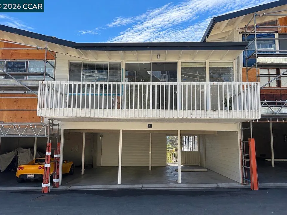 34 Andrew Dr #131
