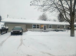 534 Mark Dr, Flushing, MI 48433