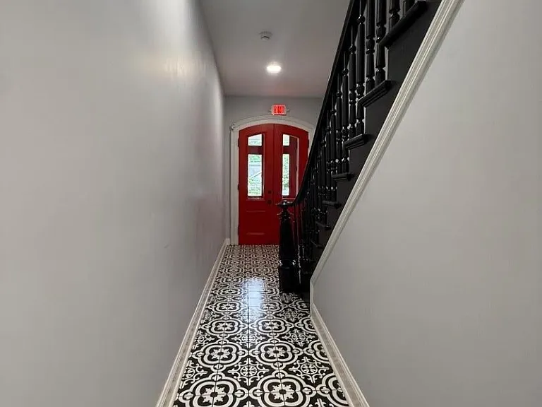 405 E 3rd Ave — Photo 2