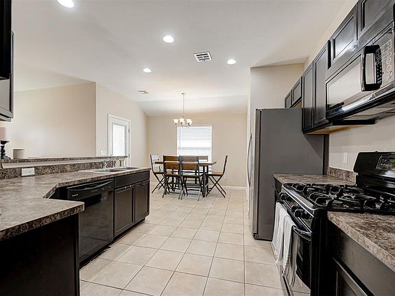 4th image of 1860 Bradford Pl