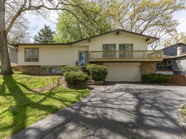 3409 52nd St, Moline, IL 61265