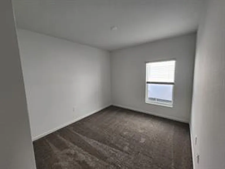 2713 Runners Cir — Photo 18