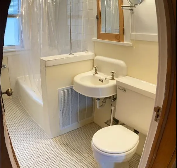 1416 W 34th St #3 — Photo 14