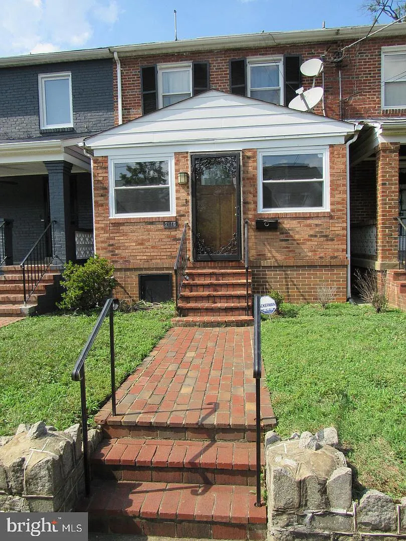 2116 T St SE photo 1