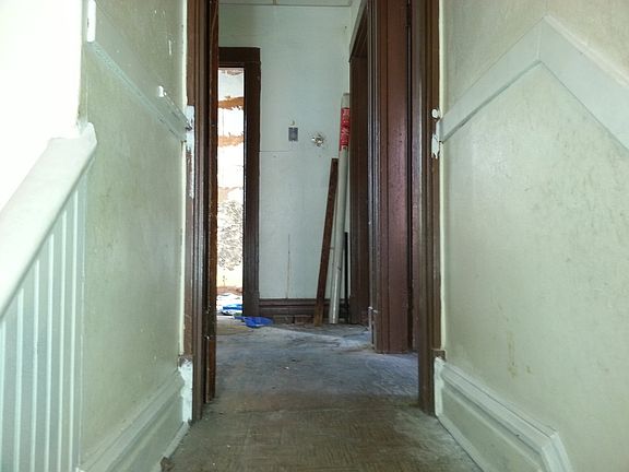 5th image of 3807 Potomac St