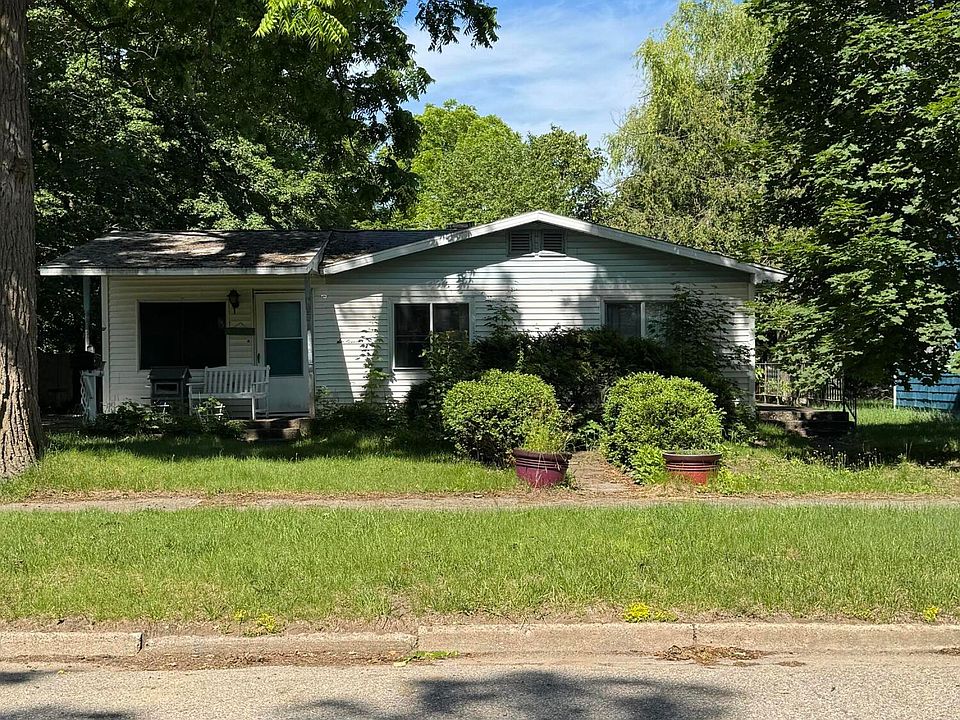 1st image of 611 Rose Ave