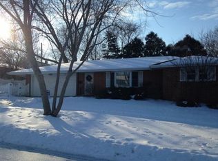 407 Parkside Dr, Rockford, IL 61108