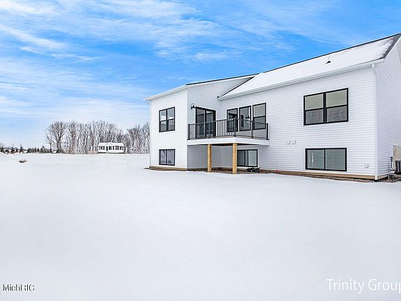 2nd image of 686 Stonebriar Cir #22