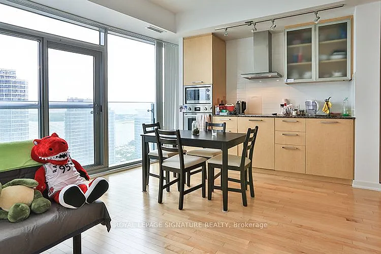 14 York St #2504 — Photo 5