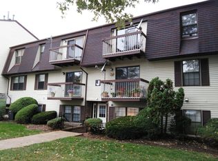 138 Orlando St, Edison, NJ 08817