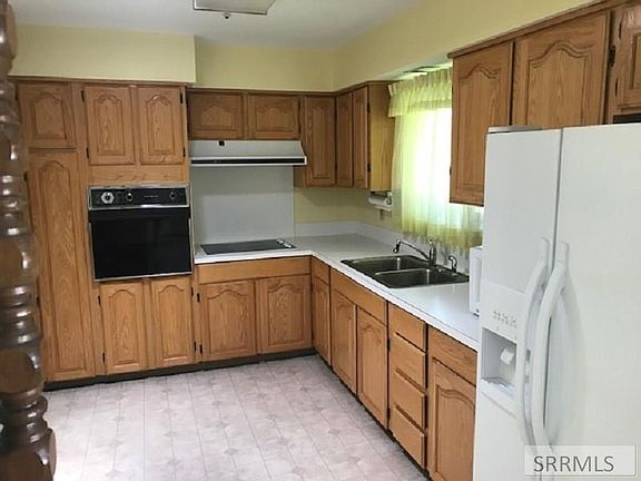 5th image of 1469 Custer St