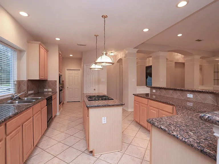 17222 Leeside Dr — Photo 14