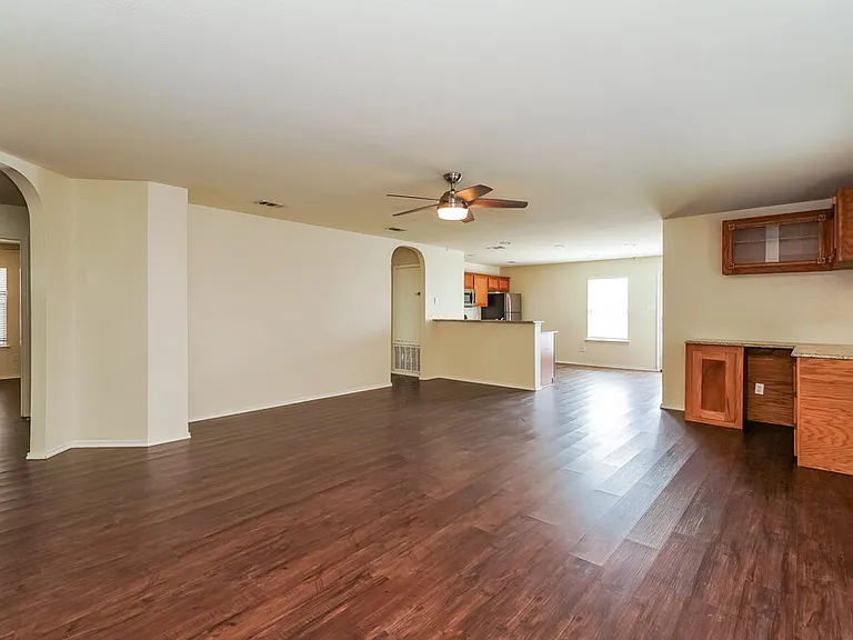 6708 Friendsway Dr — Photo 4