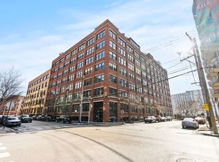 913 W Van Buren St APT 4A, Chicago, IL 60607