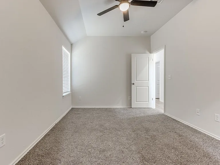 1541 Pavy Pkwy — Photo 37