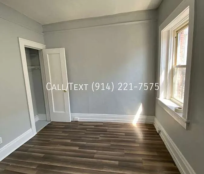 107 Elm St — Photo 2