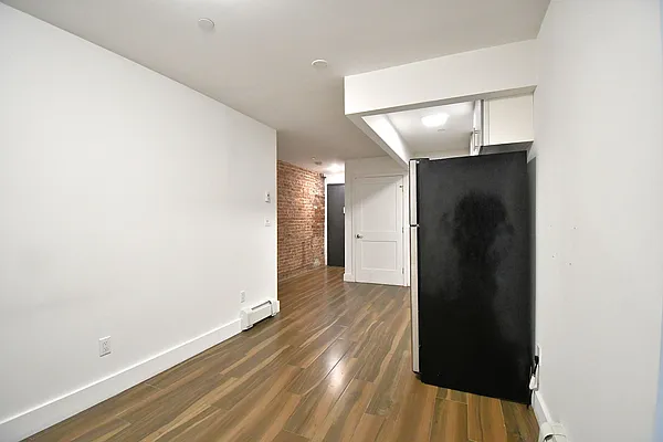 Rented by Voro, LLC | media 12