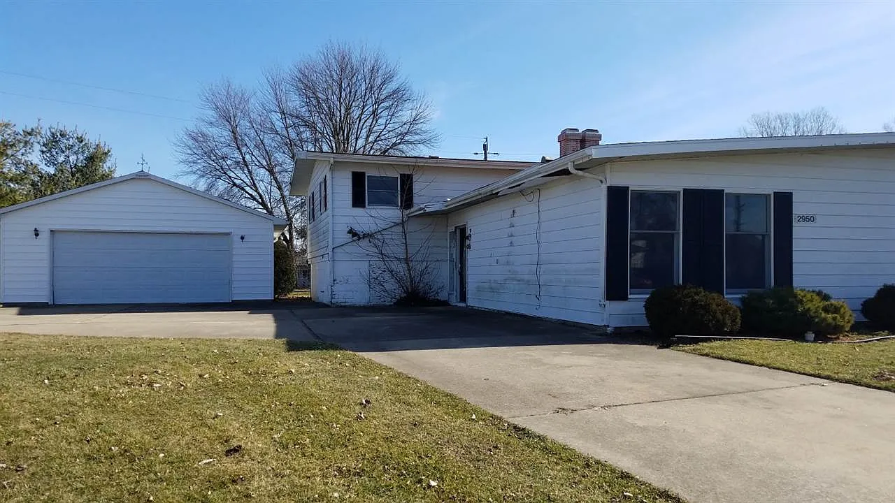 2950 Travis St photo 1