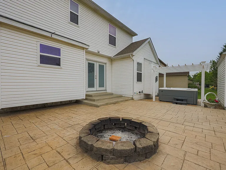 3033 Jamestown Dr — Photo 39