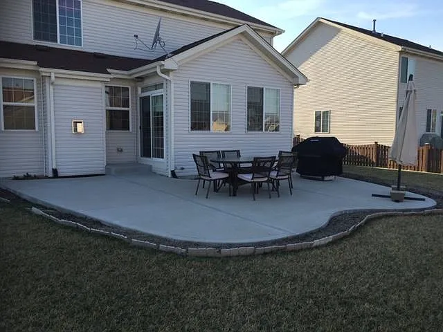 905 Marion Dr — Photo 4