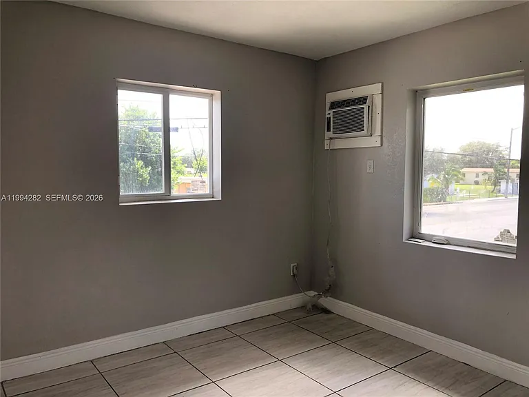 1940 Washington Ave #11 — Photo 10
