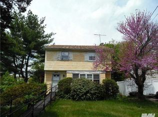 60 W 13th St, Huntington Station, NY 11746