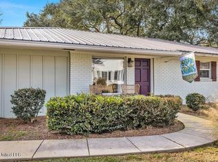 1502 Porter Ave, Ocean Springs, MS 39564