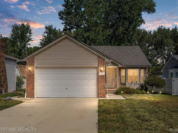 23417 Deanhurst St, Clinton Township, MI 48035