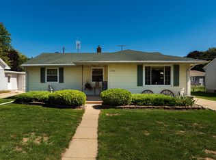 1538 Sanders St, Oshkosh, WI 54902