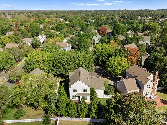 4th image of 7706 Cashel Ct