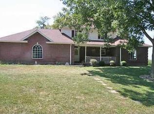 2749 Vulliet Rd, Highland, IL 62249