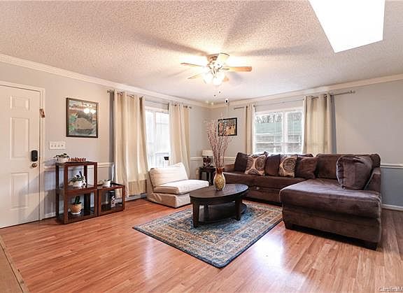 5th image of 1944 Echo Ln #17