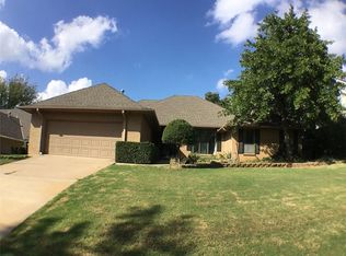 2501 Stonehenge Dr, Edmond, OK 73034