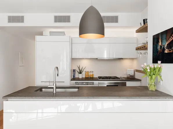 241 5th Avenue 10B image 1 of 10