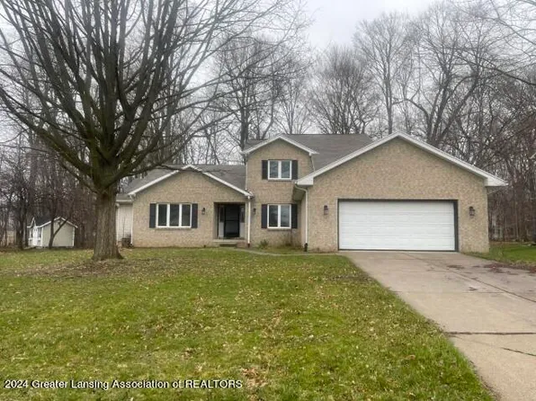 3742 Observatory Ln, Holt, MI 48842