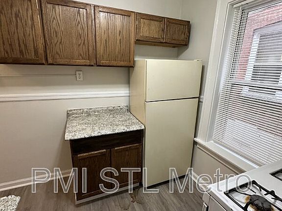 5th image of 3891 Meramec St APT 203