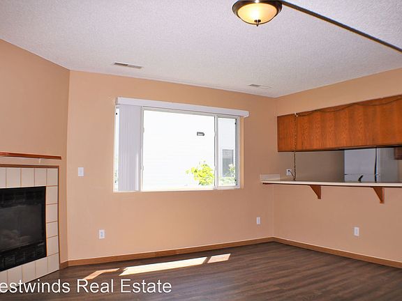 4th image of 457 N Front St APT 202