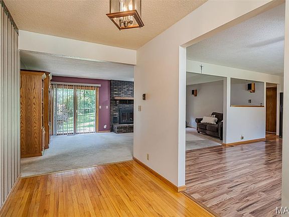 5th image of 862 College Rd